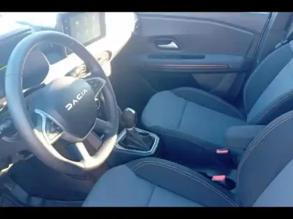Photo 9 Dacia Jogger  1.6 hybrid 140ch Extreme+ 7 places -24