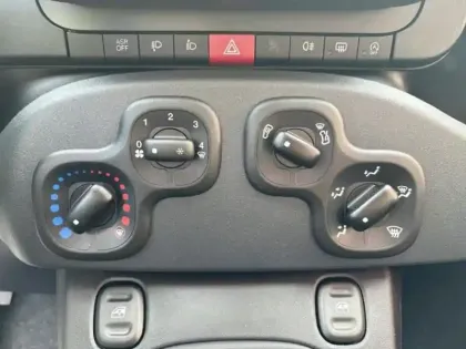 Photo 14 Fiat Panda  Classic 1.0 70ch BSG S&S City