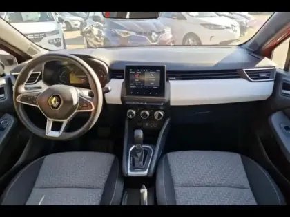 Photo 8 Renault Clio  1.6 E-Tech hybride 140ch Limited -21N