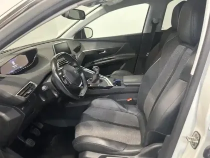 Photo 8 Peugeot 3008  1.2 PureTech 130 Allure GPS Camera I-cockpit