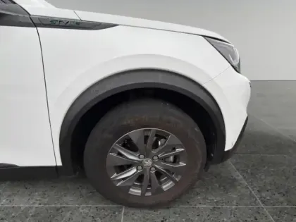 Photo 13 Peugeot 2008  1.2 PureTech 100ch S&S Style