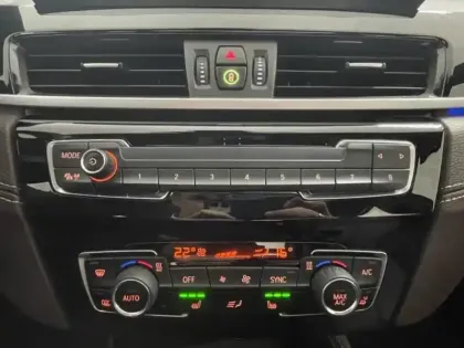 Photo 14 BMW X1  sDrive18iA 140ch xLine DKG7