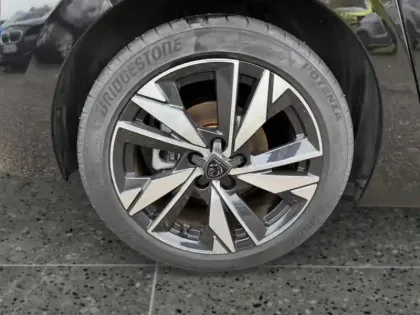 Photo 10 Peugeot 308  1.2 PureTech 130ch S&S Allure