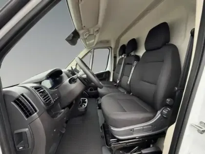 Photo 8 Peugeot Boxer  Fg L2H2 3.5 140ch S&S BVA 8 TOLE