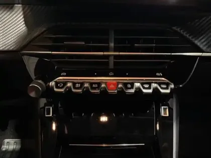 Photo 9 Peugeot 208  1.2 100ch S&S Envy