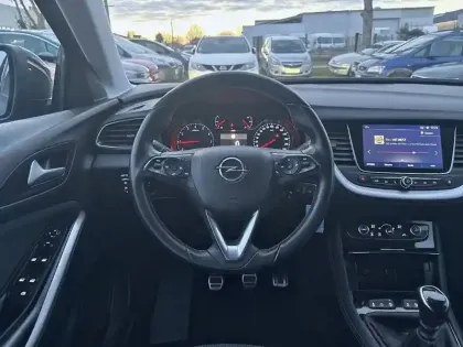 Photo 8 Opel Grandland X  1.2 Turbo 130 ch