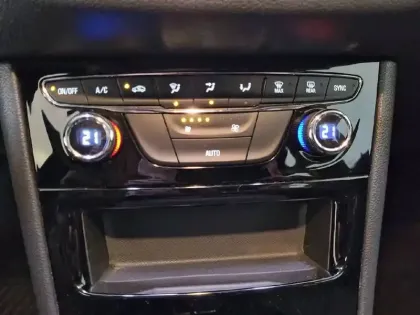 Photo 25 Opel Astra  1.2 Turbo 110 ch BVM6