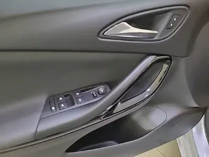 Photo 31 Opel Astra  1.2 Turbo 110 ch BVM6