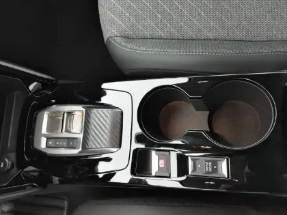 Photo 53 Peugeot 208  Hybrid 100 e-DCS6