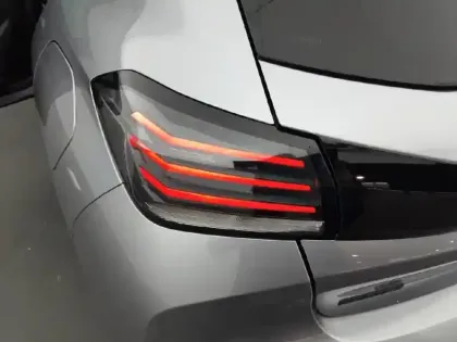 Photo 43 Peugeot 208  Hybrid 100 e-DCS6