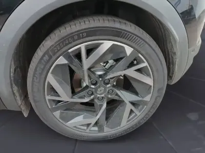 Photo 9 Renault Captur  E-Tech full hybrid 145 ch