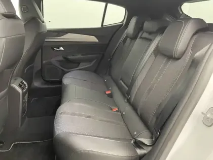 Photo 14 Peugeot 408  Hybrid 136 e-DCS6