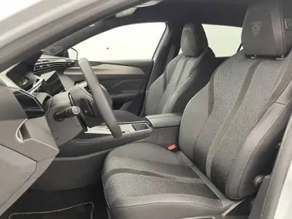 Photo 13 Peugeot 408  Hybrid 136 e-DCS6