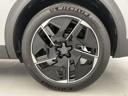 Photo 15 Peugeot 408  Hybrid 136 e-DCS6