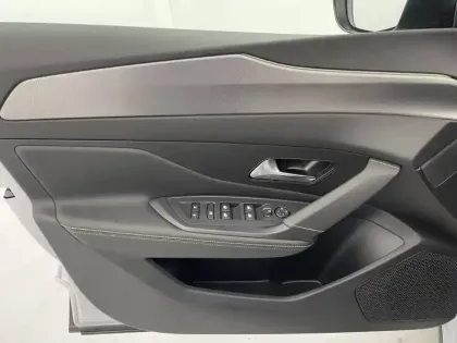 Photo 25 Peugeot 408  Hybrid 136 e-DCS6