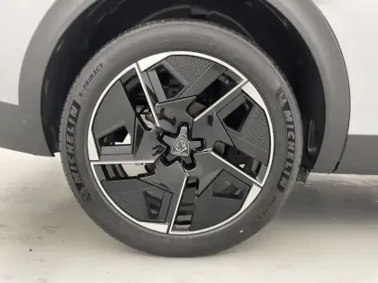 Photo 18 Peugeot 408  Hybrid 136 e-DCS6