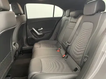 Photo 15 Mercedes Classe A  180 7G-DCT