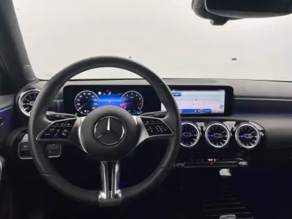 Photo 21 Mercedes Classe A  180 7G-DCT