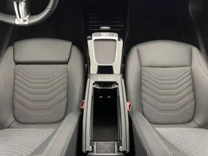 Photo 25 Mercedes Classe A  180 7G-DCT