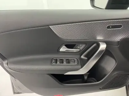 Photo 32 Mercedes Classe A  180 7G-DCT