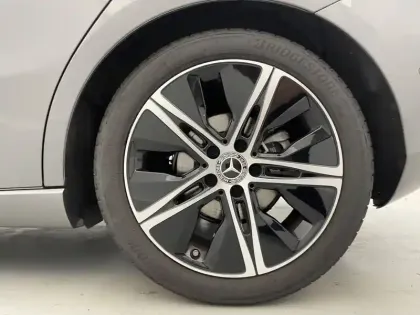 Photo 16 Mercedes Classe A  180 7G-DCT