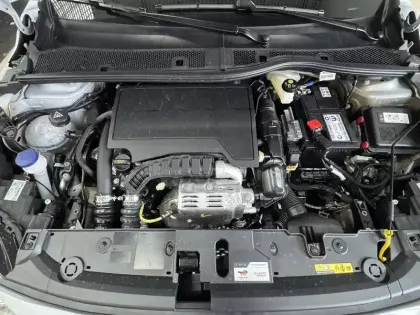 Photo 120 Peugeot 208  100 S&S BVM6