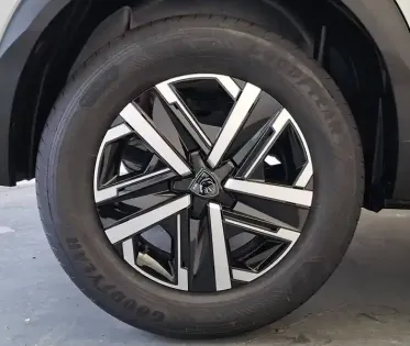 Photo 47 Peugeot 2008  100 S&S BVM6