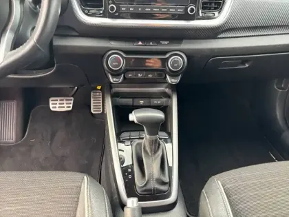 Photo 10 Kia Stonic  1.0 T-GDi 120 ch MHEV DCT7