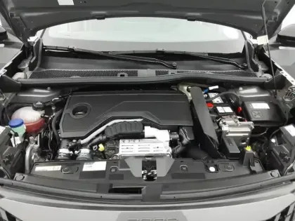 Photo 14 Peugeot 2008  Hybrid 145 e-DCS6