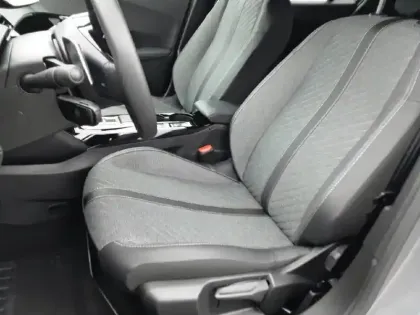 Photo 10 Peugeot 2008  Hybrid 145 e-DCS6