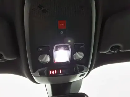 Photo 41 Peugeot 2008  Hybrid 145 e-DCS6