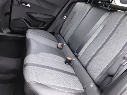 Photo 34 Peugeot 2008  Hybrid 145 e-DCS6