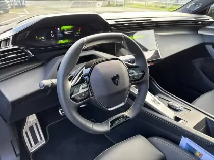 Photo 8 Peugeot 308  Hybrid 145 e-DCS6