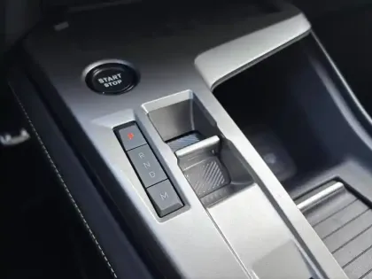 Photo 34 Peugeot 308  Hybrid 145 e-DCS6