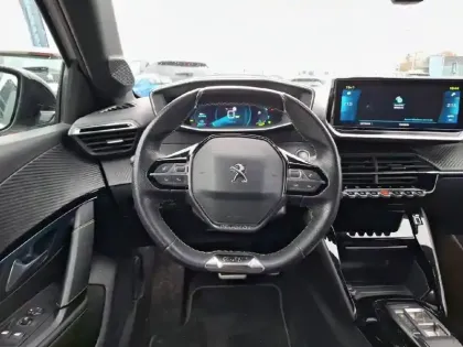 Photo 8 Peugeot 208  Electrique 50 kWh 136ch