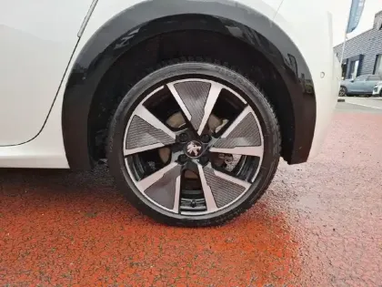 Photo 12 Peugeot 208  Electrique 50 kWh 136ch