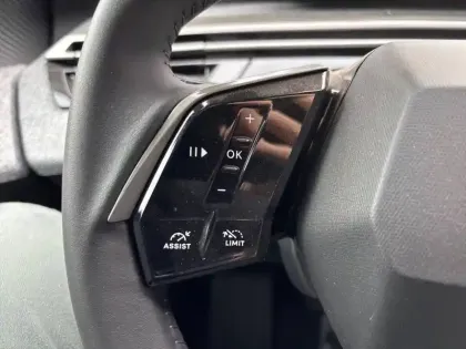 Photo 34 Peugeot 3008  Electrique 210 ch 73 kWh