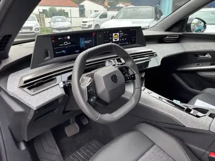 Photo 8 Peugeot 3008  Electrique 210 ch 73 kWh