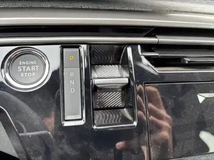 Photo 33 Peugeot 3008  Electrique 210 ch 73 kWh