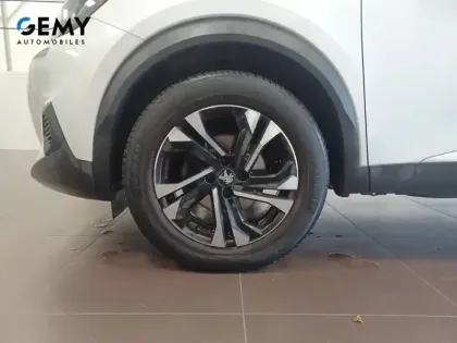 Photo 10 Peugeot 2008  PureTech 130 S&S BVM6