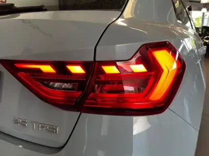 Photo 8 Audi A1  Sportback 25 TFSI 95 ch S tronic 7