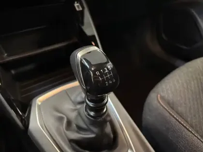 Photo 33 Peugeot 2008  100 S&S BVM6