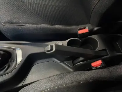 Photo 39 Peugeot 2008  100 S&S BVM6