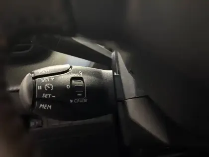 Photo 37 Peugeot 2008  100 S&S BVM6