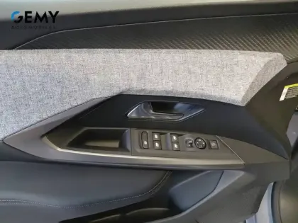 Photo 11 Peugeot 5008  Hybrid 145 e-DCS6