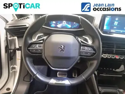 Photo 8 Peugeot 2008  PureTech 130 S&S EAT8