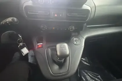 Photo 15 Peugeot Partner  FOURGON M 650 KG BLUEHDI 100 S&S BVM6