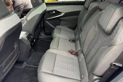 Photo 35 Peugeot 5008  Hybrid 145 e-DCS6