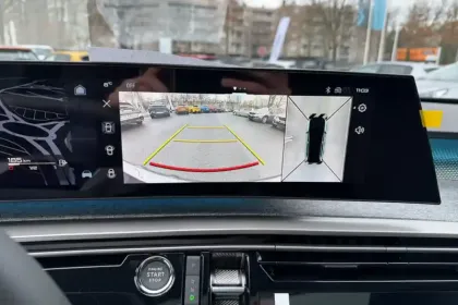 Photo 21 Peugeot 5008  Hybrid 145 e-DCS6