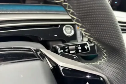 Photo 40 Peugeot 5008  Hybrid 145 e-DCS6